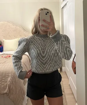 Forever 21 Zebra Print Sweater thumbnail 2