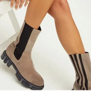 FREE PEOPLE Brooks Chelsea Boots in grey Lug Sole size‎ 37 NWT thumbnail 1