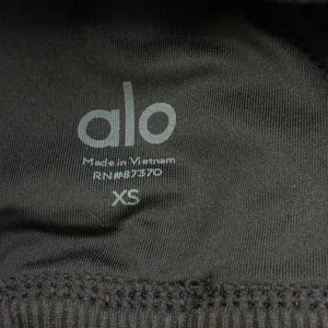 Alo Yoga Ribbed V Neck Sports Bra Women XS Black Wrap Back Activewear Athleisure thumbnail 8