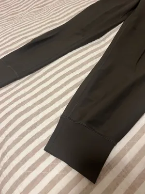 Old Navy Active Powersoft High-Rise Go-Dry Joggers thumbnail 4