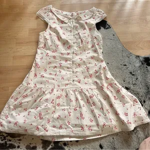FREE PEOPLE NWOT‎ White Beasley Mini Dress Floral Heart Print Size Small thumbnail 2