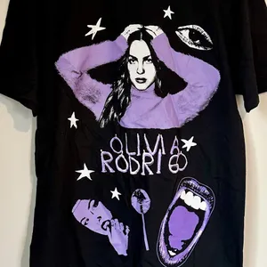 NEW Olivia Rodrigo Concert Graphic Tee - Size: Medium thumbnail 4