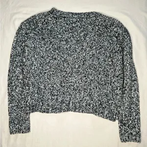 H&M Divided Black Marled Knit Pullover Crop Sweater Size M Long Sleeve thumbnail 6