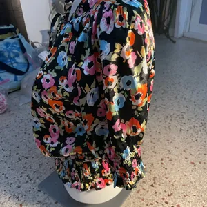 Sugar lips medium floral top medium thumbnail 3