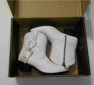 New nwt nib Womens 6.5 Ariat Darlin Boot Western White Leather short pretty thumbnail 1