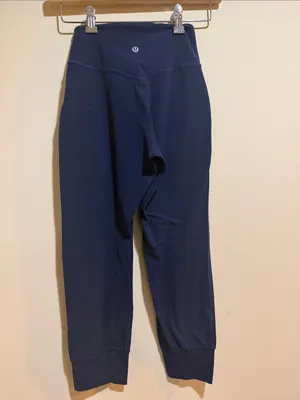 Women’s Lululemon Align Jogger Crop Pants thumbnail 4