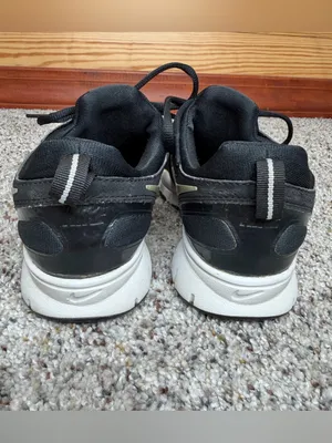 Nike In Season TR 2 Sneakers Tennis Shoes 6.5 Black Metallic Silver White thumbnail 6