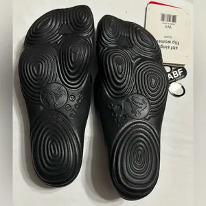 Crocs Women’s Black Moulded Flip Flops‎ Size w4 Comfort thumbnail 5