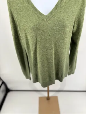 Aspen 2- Ply Cashmere V Neck Sweater Green Size Medium thumbnail 7