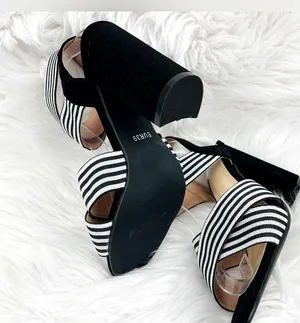Women’s Stretch Canvas Chunky Heel Sandal With Buckle Size 39 (US 8.5) thumbnail 4