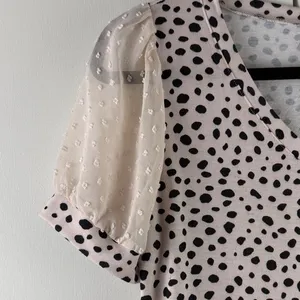 Tan Beige Black Dalmatian Print V Neck Blouse Sheer Swiss Dot Mesh Puff Sleeve S thumbnail 2