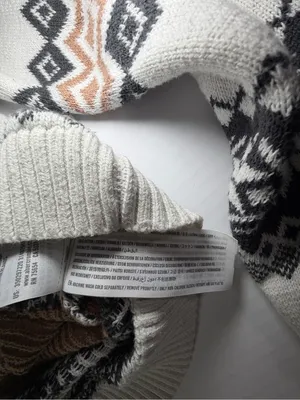 Hollister Women's oversized Fair Isle Crewneck Sweater in White, Black & Tan thumbnail 3