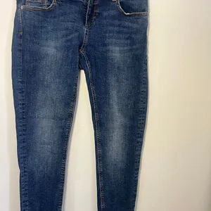 Zara basic  Women's Blue and Navy Jeans size 8 us thumbnail 2