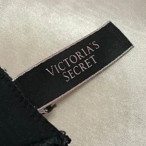 Victoria's Secret Very Sexy Black Nude Mesh Embroidered Scalloped Push-up Bra XL thumbnail 4