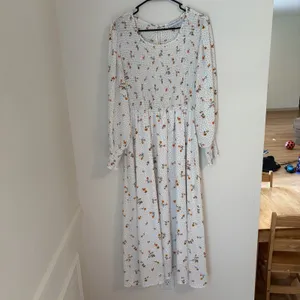 Piper & Scoot White Floral Long Sleeve Smocked Dress Womens XL Long Sleeve thumbnail 4