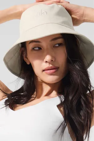 Alo Yoga Weekender Bucket Hat thumbnail 1