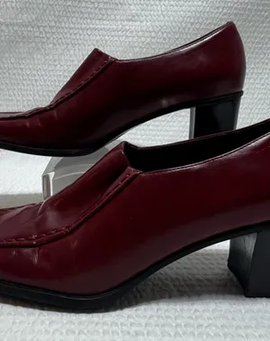 Vintage Franco sarto Women's Burgundy faux Leather Mid-Heel Loafers thumbnail 1