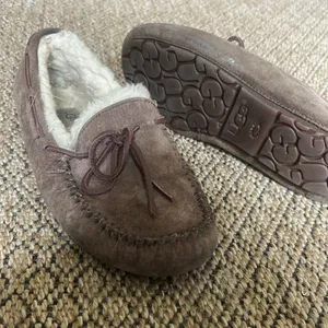 Ugg Chocolate Brown Moccasin Slippers Size 9 thumbnail 8