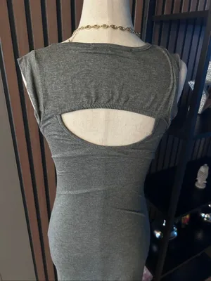 Malloy gray maxi dress size small stylish form fitting with two front slits thumbnail 3
