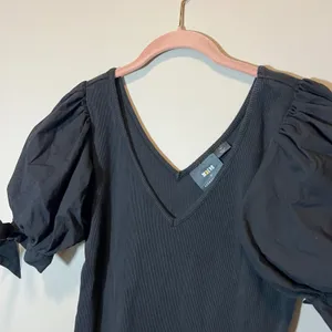 Maeve Anthropologie Black Ribbed Puff Sleeve V-Neck Tie Cuff Top Small Petite thumbnail 2