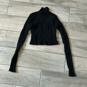 Pretty little thing black ribbed top thumbnail 3