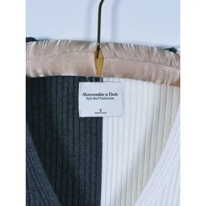 Abercrombie & Fitch V-Neck Colorblock Ribbed Sweater Size S Gray White Minimal thumbnail 4