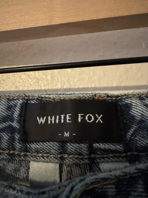 White Fox High-Waisted Light Wash Women’s Jeans thumbnail 3