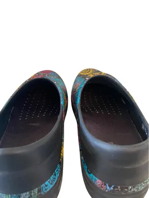 Crocs Neria Pro II Graphic Clogs non slip Mandala Paisley cottagecore kitchen thumbnail 11