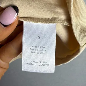Brand New WeWoreWhat Cropped Baby V-Neck Short Sleeve T-Shirt in Beige NWT thumbnail 5