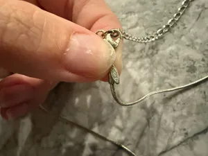 Vintage Faux Solitaire Diamond Pendant Necklace thumbnail 7