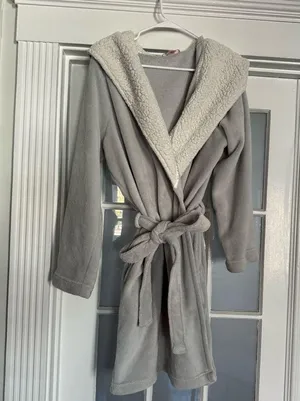 Medium Victoria’s Secret Cozy Mid-length Robe thumbnail 3
