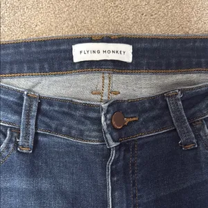 Flying Monkey Dark Wash Distressed Skinny Jeans Size 32 thumbnail 4