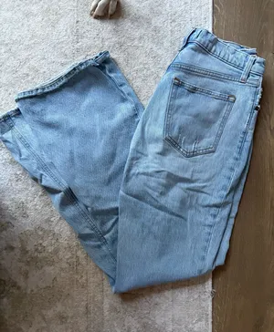 Abercrombie Vintage Flare High-Rise Jeans thumbnail 1