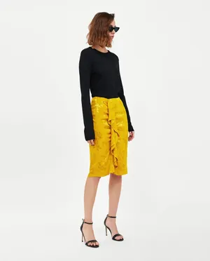 NWOT Zara ruffled jacquard midi skirt in yellow. Size Medium thumbnail 2