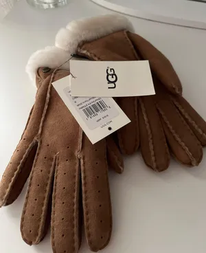 Sheepskin Gloves thumbnail 2