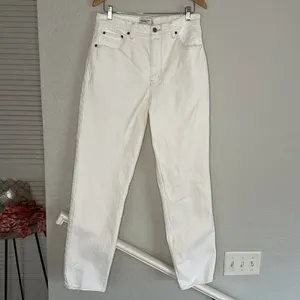 Abercrombie & Fitch The 90s Straight Ultra High Rise Jeans Size 32 White Cream thumbnail 3