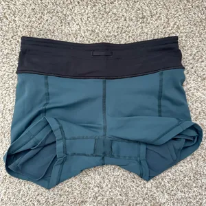 Lululemon Hotty Hot Short 4” (size 6) thumbnail 5