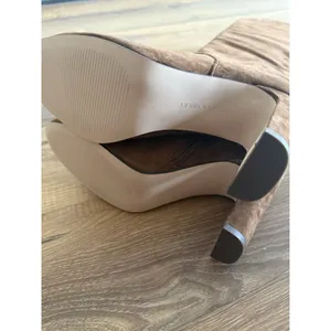 Chelsea & Violet Tall Knee Carmel Suede Boot Side Zip Block Heel Brown 8 M NEW thumbnail 5