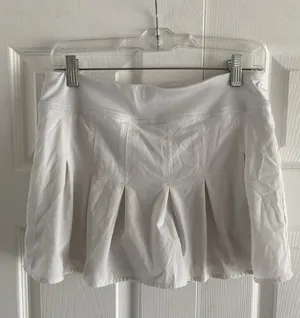 Athleta Pleated Skort Womens Size S White Tennis Golf‎ Activewear Performance thumbnail 1