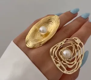Lady’s Fashionable Statement Zinc Alloy Bold Pearl Gold Plated Ring thumbnail 2