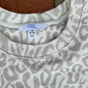 White leopard crew neck thumbnail 4