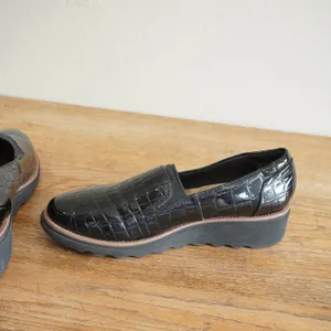 Clarks Collection Women's 8 Black‎ Croc Embossed Patent Leather Wedge Loafers thumbnail 11