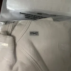 942 | Athleta Do‎ With Less Embossed Graphic Raglan Sweatshirt White Women M thumbnail 9