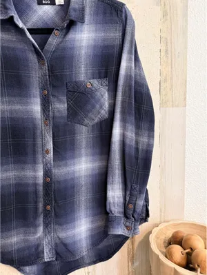 BDG Women's Medium Blue Plaid Button Down Flannel Shirt thumbnail 7