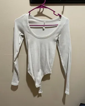 Aritzia Sunday Best Bodysuit thumbnail 1