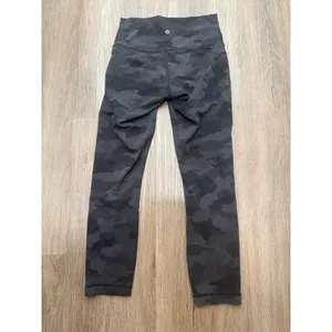Lululemon Women's Wunder Train ‎ High Rise Tights Camo Size 4 thumbnail 2