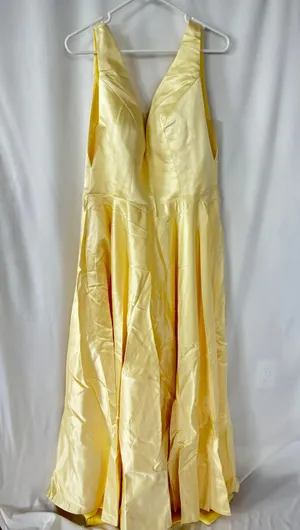 Pretty Yellow Prom/Homecoming Dress thumbnail 3