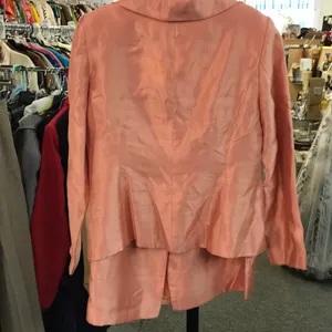 Size 12 two-piece skirt suit lined & lightweight thumbnail 4
