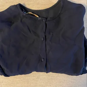 Zara‎ sheer mesh eyelet crop top thumbnail 4
