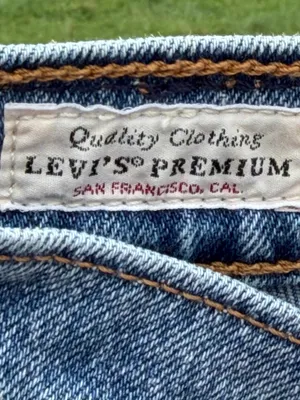 Levi’s Jeans Wedgie Straight Light Wash Distressed Size 26 thumbnail 6